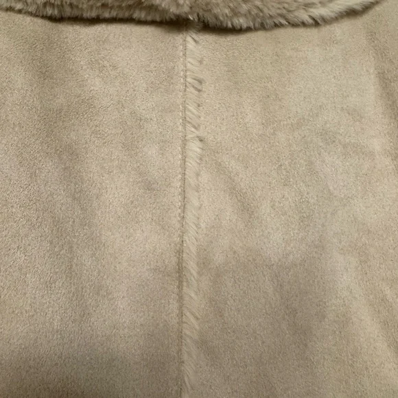 LOFT Light Tan Faux Fur Vest - Picture 4 of 7